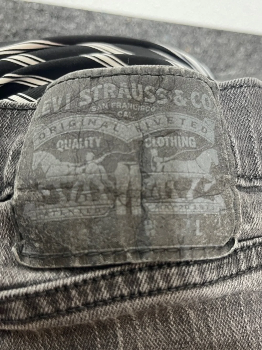 Levi's Men's Slim Straight Jeans in Black Wash - Picture 4 of 4
